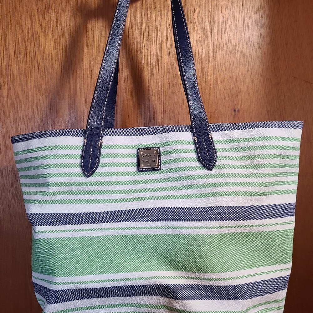 Dooney & Bourke tote